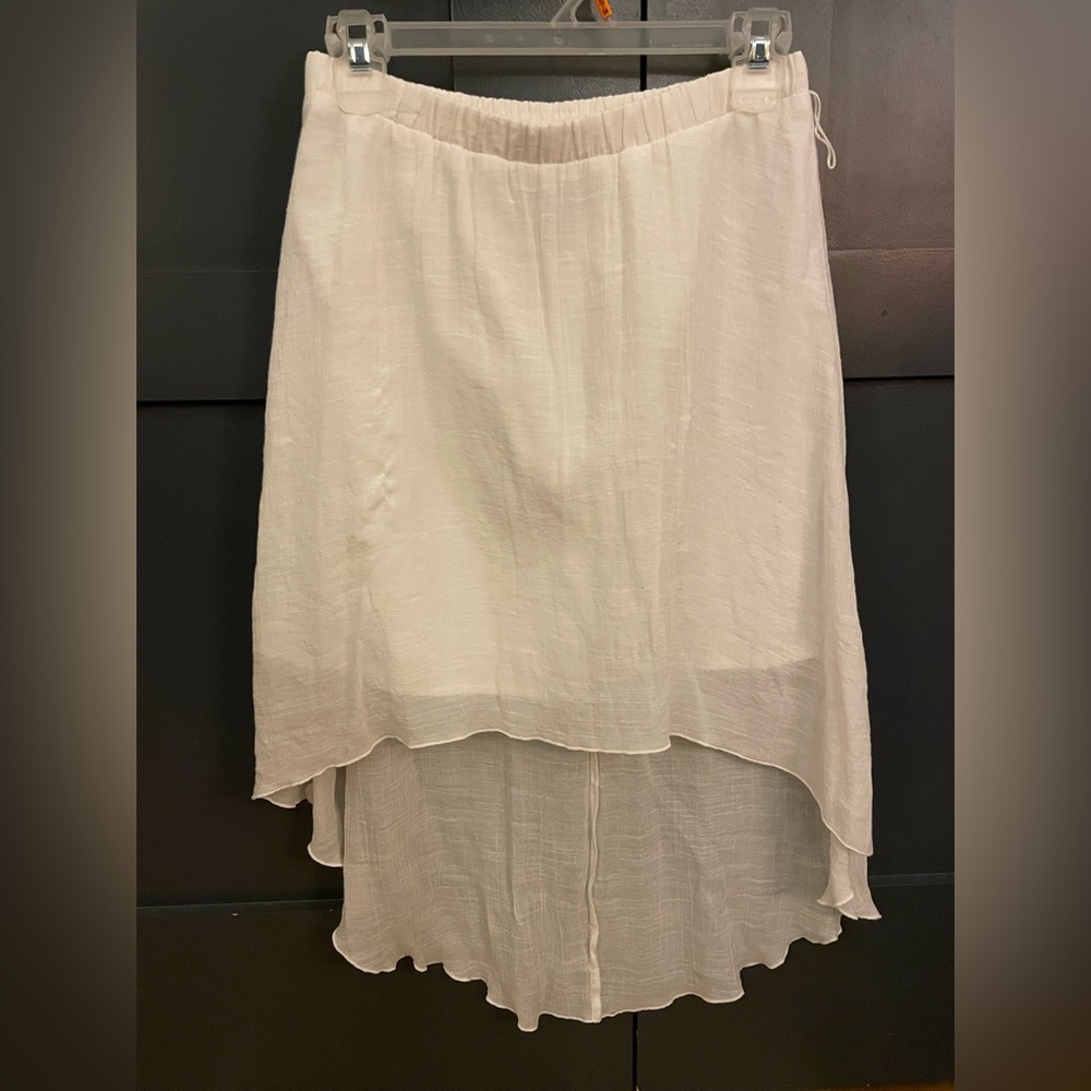 Cute Mullet-Style High-Low Skirt